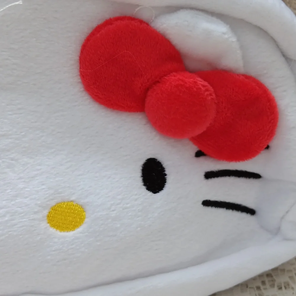 🆕️HELLO KITTY COSMETIC BAG WITH LINED INTERIOR WITH POCKET